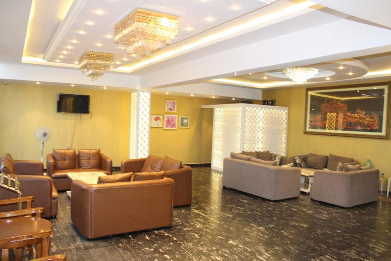 Villa Grand Milestone Mysore Exterior foto